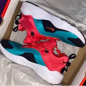 WMNS Nike Air Huaraches City Move